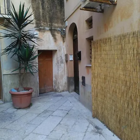Trapani Home דירה *